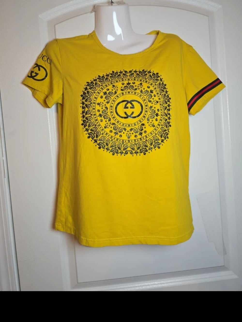 Gucci Yellow Short‑Sleeve Tee with Black Medallion M-L